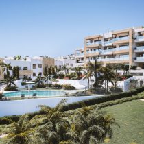R4252741-Image 1-Ground Floor Apartment - 2 Beds - 82 Built