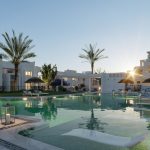 R4405768-Image 1-Middle Floor Apartment - 3 Beds - 137 Built
