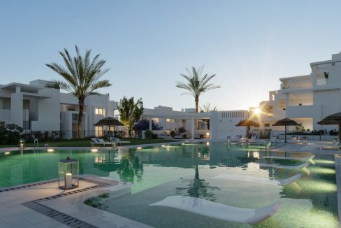 R4405768-Apartment-For-Sale-Estepona-Middle-Floor-Apartment-3-Beds-137-Built