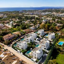 R4810633-Image 1-Detached Villa - 3 Beds - 245 Built