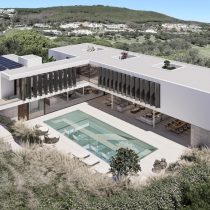 R4815433-Image 1-Detached Villa - 4 Beds - 559 Built
