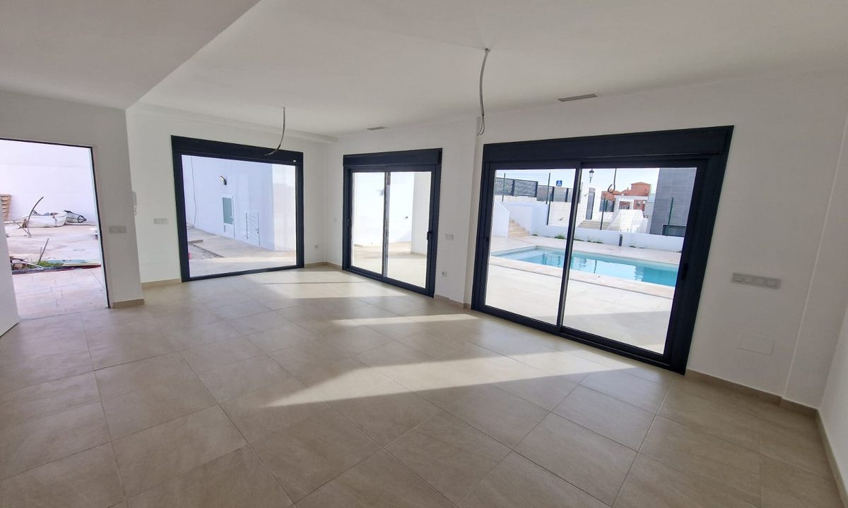 R4876183-House-For-Sale-Manilva-Detached-Villa-4-Beds-184-Built-2