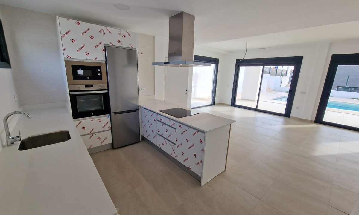R4876183-House-For-Sale-Manilva-Detached-Villa-4-Beds-184-Built-5