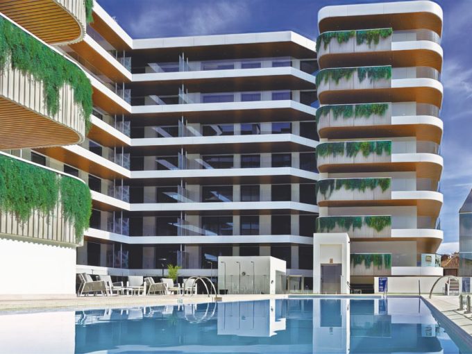 R4876693-Image 1-Middle Floor Apartment - 2 Beds - 83 Built