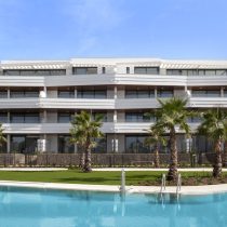 R4897891-Image 1-Ground Floor Apartment - 2 Beds - 86 Built