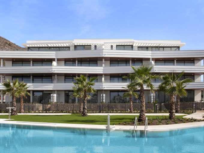 R4897891-Image 1-Ground Floor Apartment - 2 Beds - 86 Built