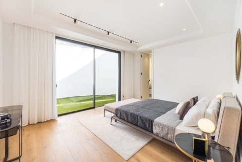 R4907779-House-For-Sale-The-Golden-Mile-Detached-Villa-6-Beds-647-Built-21