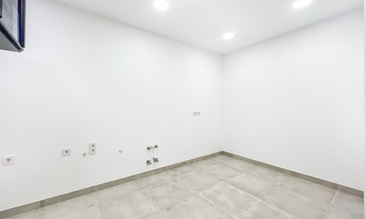 R4907779-House-For-Sale-The-Golden-Mile-Detached-Villa-6-Beds-647-Built-29