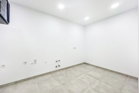 R4907779-House-For-Sale-The-Golden-Mile-Detached-Villa-6-Beds-647-Built-29
