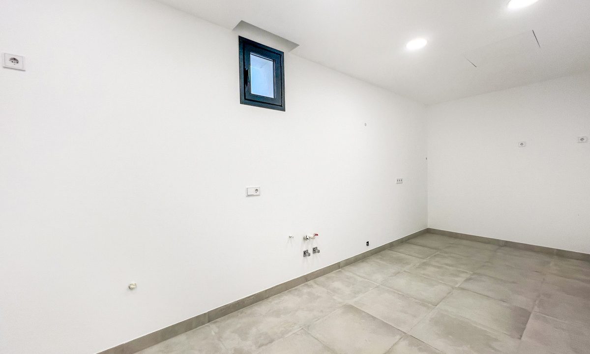 R4907779-House-For-Sale-The-Golden-Mile-Detached-Villa-6-Beds-647-Built-31