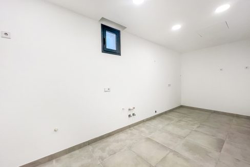 R4907779-House-For-Sale-The-Golden-Mile-Detached-Villa-6-Beds-647-Built-31