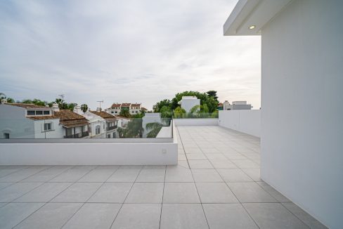 R4907800-House-For-Sale-The-Golden-Mile-Detached-Villa-4-Beds-434-Built-24