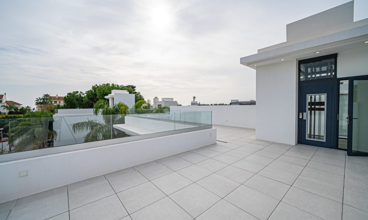 R4907800-House-For-Sale-The-Golden-Mile-Detached-Villa-4-Beds-434-Built-25