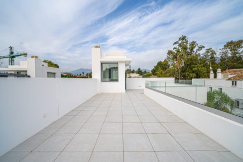 R4907800-House-For-Sale-The-Golden-Mile-Detached-Villa-4-Beds-434-Built-27