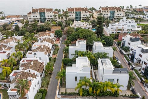 R4907800-House-For-Sale-The-Golden-Mile-Detached-Villa-4-Beds-434-Built-31