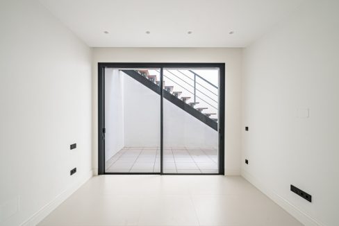 R4907800-House-For-Sale-The-Golden-Mile-Detached-Villa-4-Beds-434-Built-9