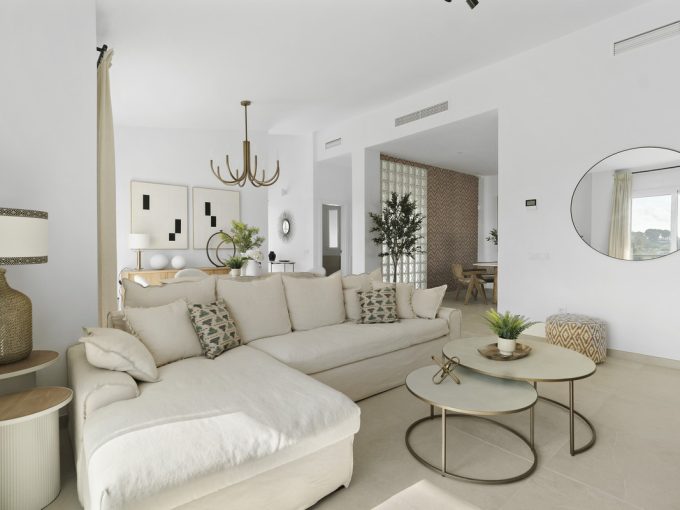 R4913956-Image 1-Detached Villa - 3 Beds - 161 Built
