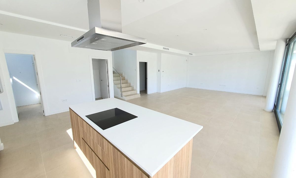 R4959004-House-For-Sale-La-Duquesa-Detached-Villa-4-Beds-205-Built-11