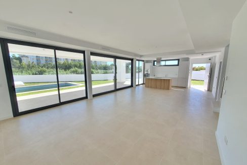 R4959004-House-For-Sale-La-Duquesa-Detached-Villa-4-Beds-205-Built-12
