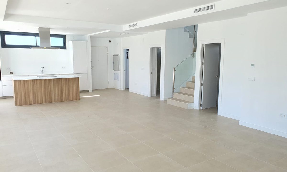 R4959004-House-For-Sale-La-Duquesa-Detached-Villa-4-Beds-205-Built-15