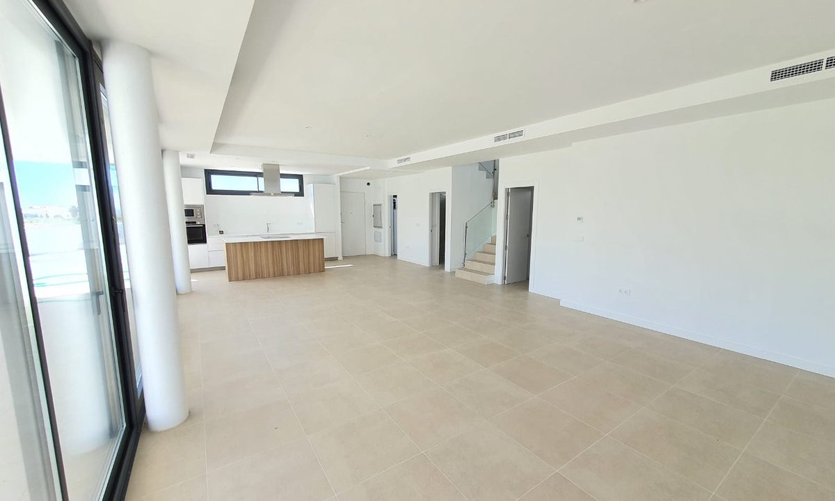R4959004-House-For-Sale-La-Duquesa-Detached-Villa-4-Beds-205-Built-16