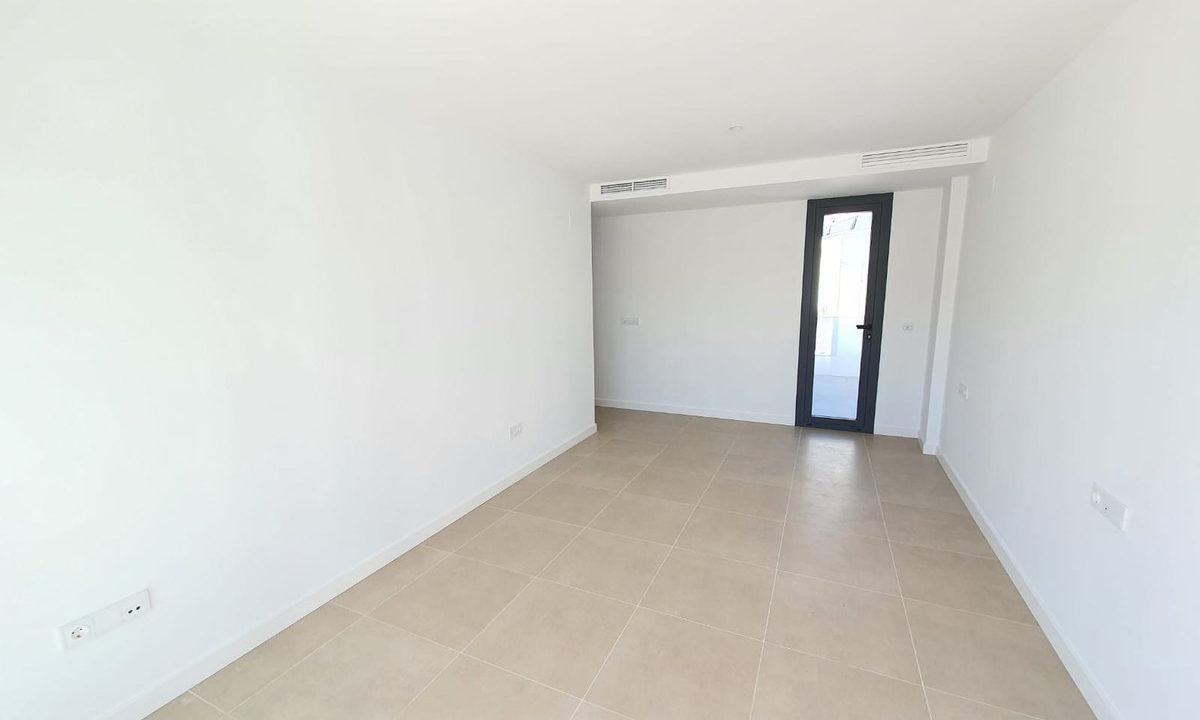 R4959004-House-For-Sale-La-Duquesa-Detached-Villa-4-Beds-205-Built-23