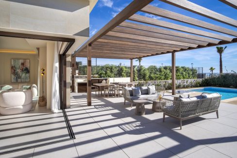 R4974442-House-For-Sale-New-Golden-Mile-Detached-Villa-4-Beds-370-Built-1