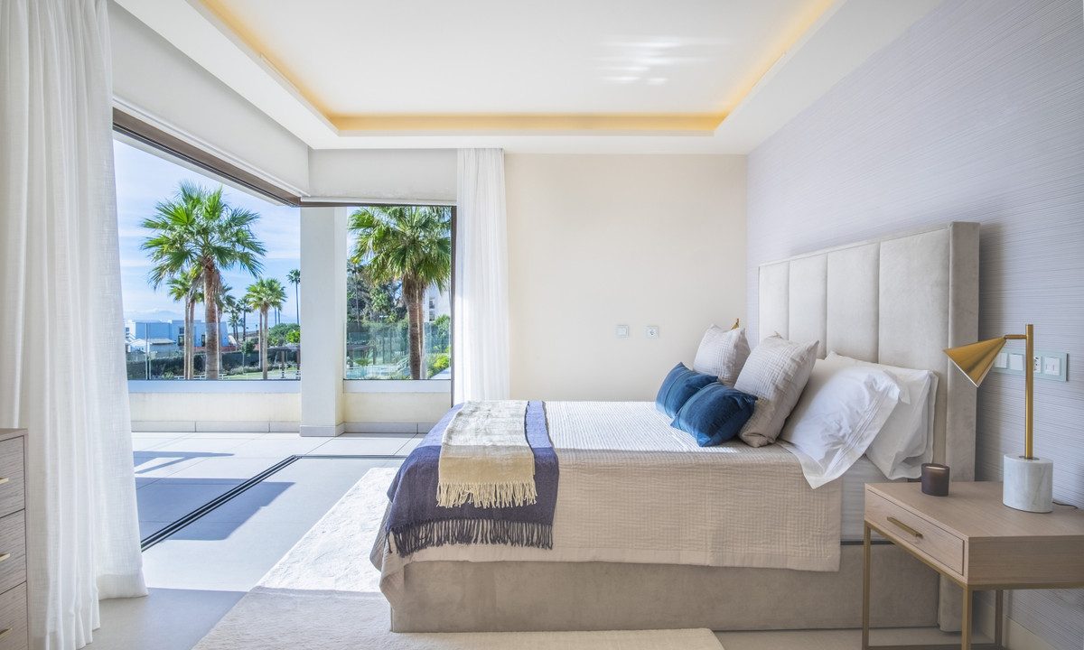 R4974442-House-For-Sale-New-Golden-Mile-Detached-Villa-4-Beds-370-Built-12