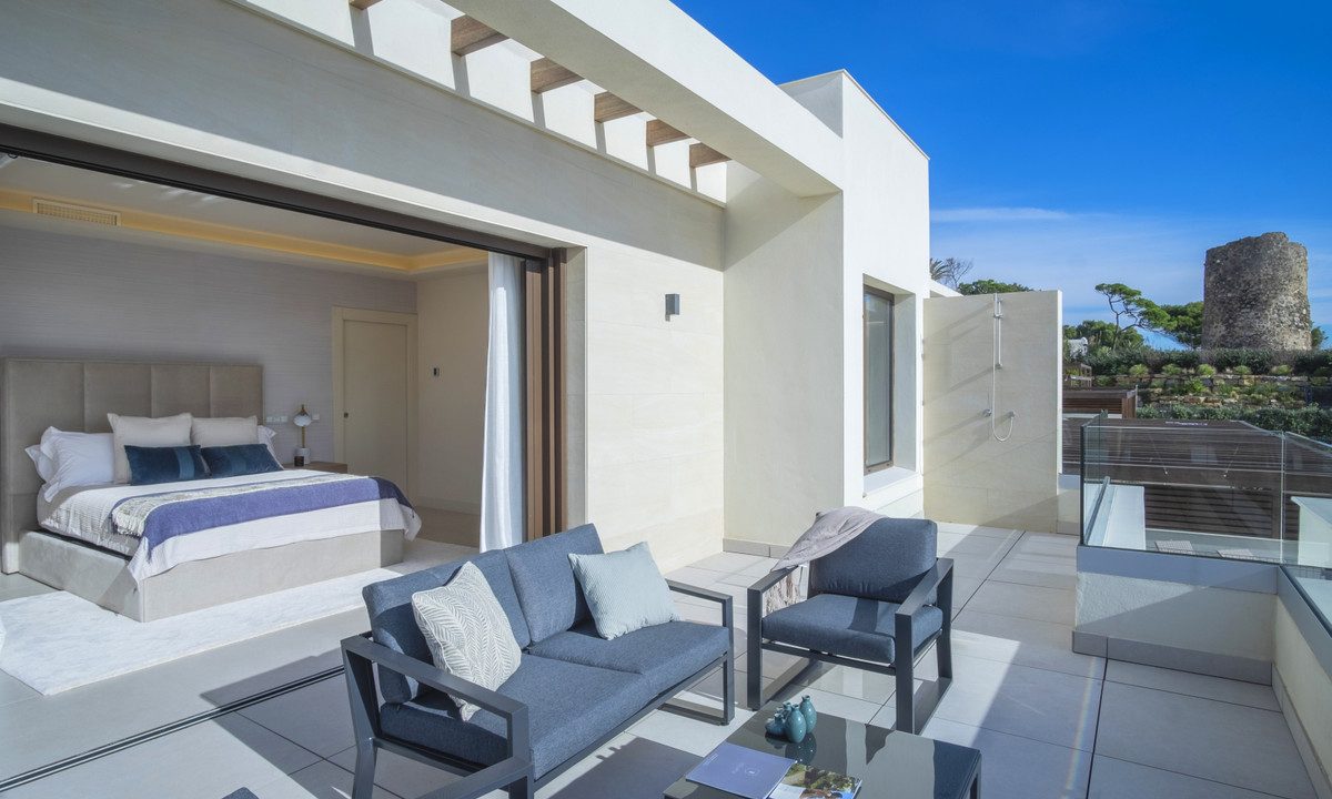R4974442-House-For-Sale-New-Golden-Mile-Detached-Villa-4-Beds-370-Built-14