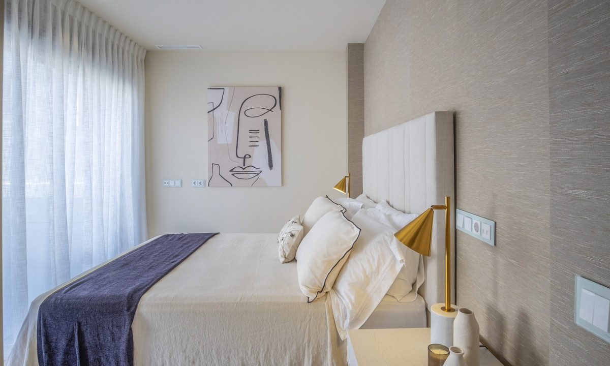 R4974442-House-For-Sale-New-Golden-Mile-Detached-Villa-4-Beds-370-Built-19