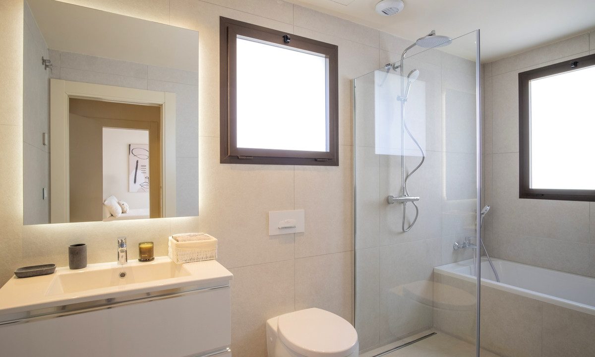 R4974442-House-For-Sale-New-Golden-Mile-Detached-Villa-4-Beds-370-Built-20