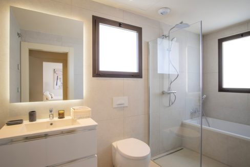 R4974442-House-For-Sale-New-Golden-Mile-Detached-Villa-4-Beds-370-Built-20