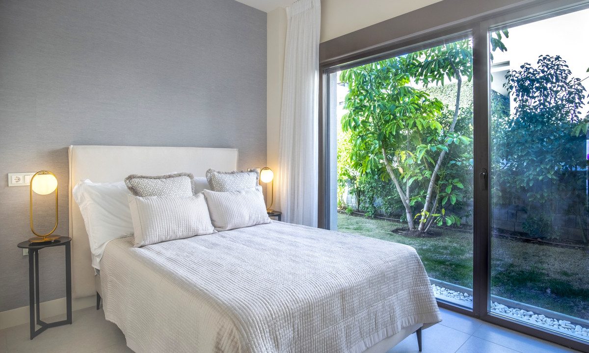 R4974442-House-For-Sale-New-Golden-Mile-Detached-Villa-4-Beds-370-Built-22