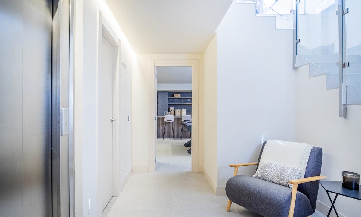 R4974442-House-For-Sale-New-Golden-Mile-Detached-Villa-4-Beds-370-Built-25