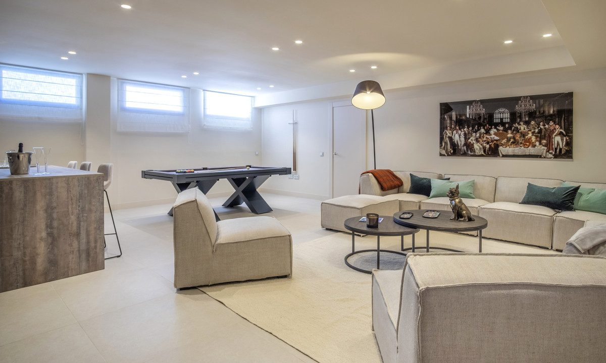 R4974442-House-For-Sale-New-Golden-Mile-Detached-Villa-4-Beds-370-Built-29