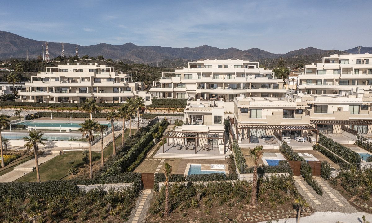 R4974442-House-For-Sale-New-Golden-Mile-Detached-Villa-4-Beds-370-Built-44