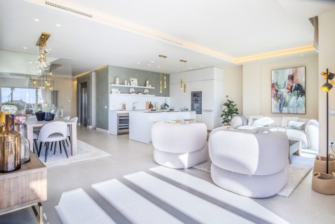 R4974442-House-For-Sale-New-Golden-Mile-Detached-Villa-4-Beds-370-Built-5