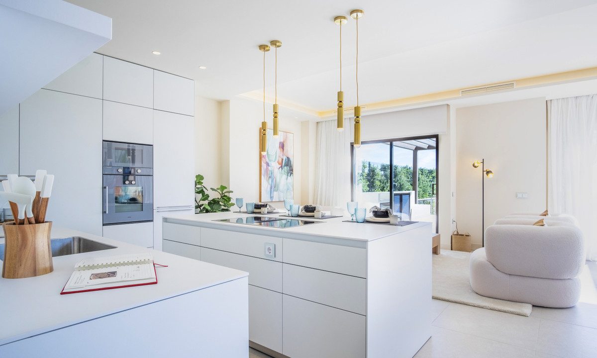 R4974442-House-For-Sale-New-Golden-Mile-Detached-Villa-4-Beds-370-Built-9
