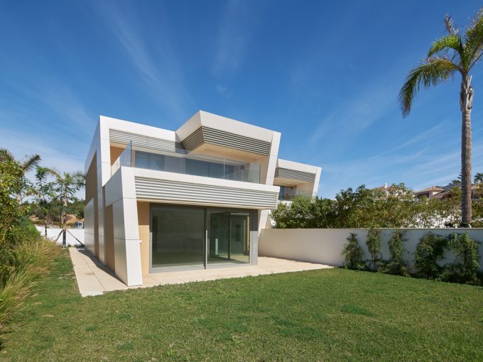 R4979395-Image 1-Semi-Detached House - 4 Beds - 188 Built