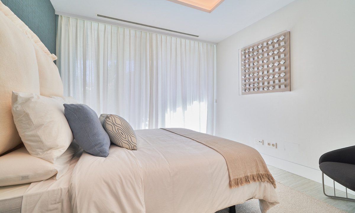 R4989445-Apartment-For-Sale-Estepona-Middle-Floor-Apartment-2-Beds-108-Built-24