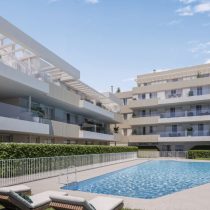R4993729-Image 1-Ground Floor Apartment - 2 Beds - 75 Built