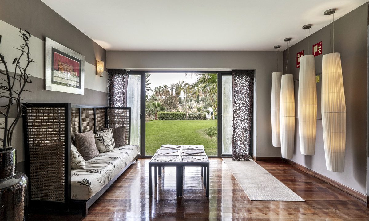 R5106211-House-For-Sale-Estepona-Detached-Villa-5-Beds-287-Built-25