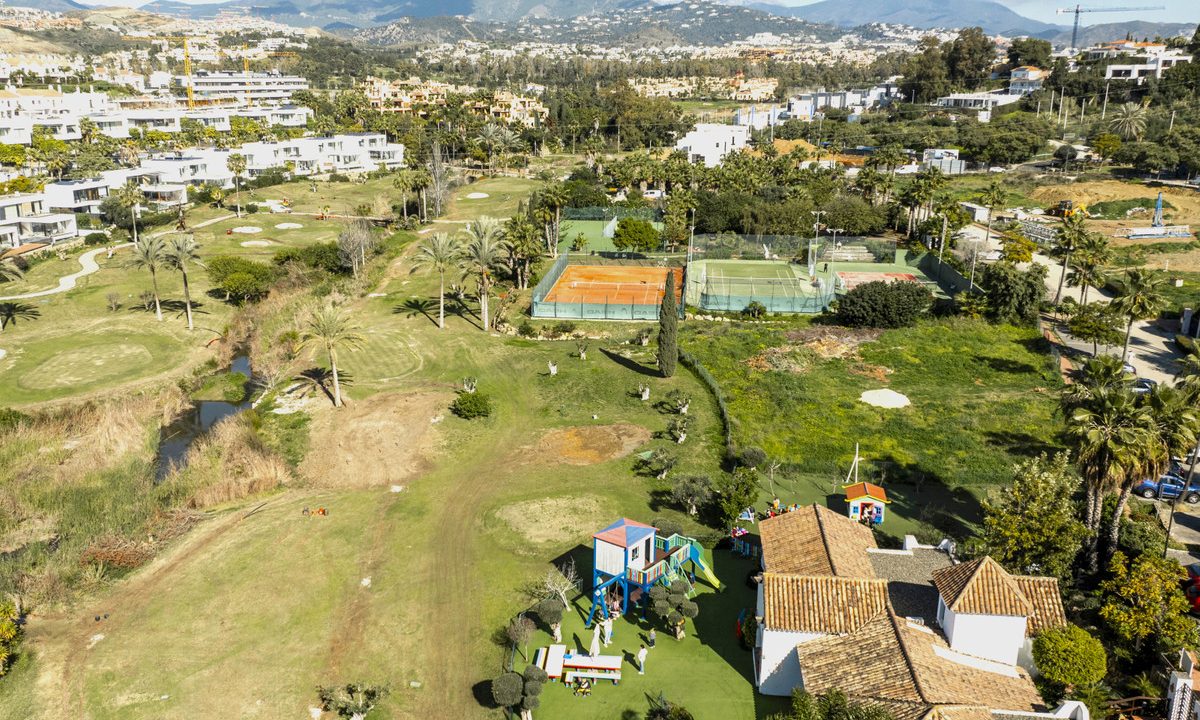 R5106211-House-For-Sale-Estepona-Detached-Villa-5-Beds-287-Built-41