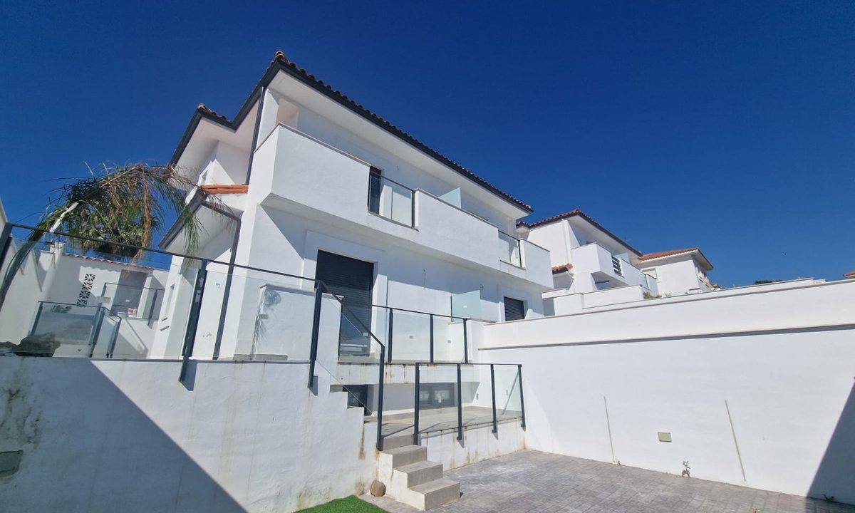 R5110435-House-For-Sale-Manilva-Semi-Detached-House-2-Beds-128-Built