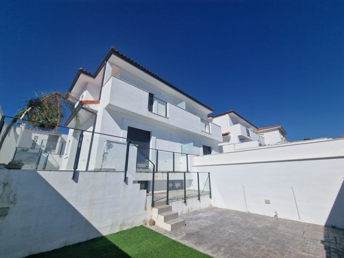 R5110435-Image 1-Semi-Detached House - 2 Beds - 128 Built