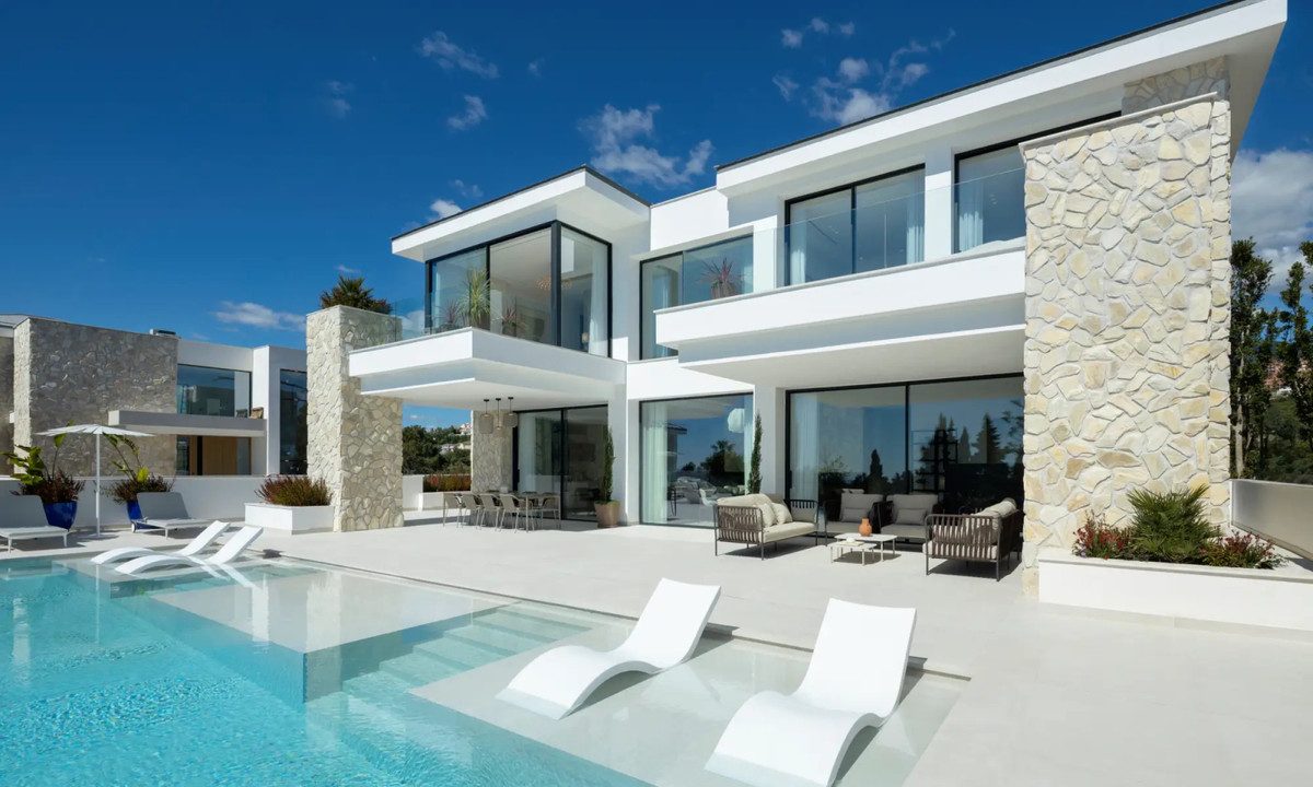 R5128819-House-For-Sale-La-Quinta-Detached-Villa-5-Beds-605-Built-1