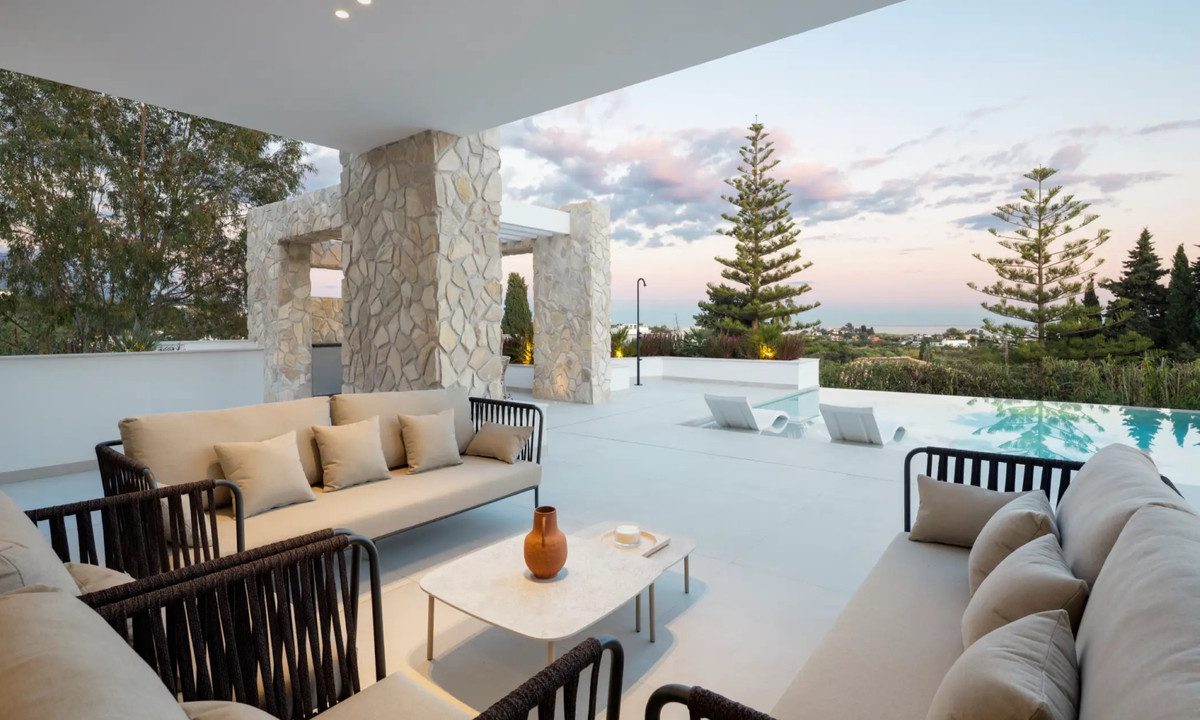 R5128819-House-For-Sale-La-Quinta-Detached-Villa-5-Beds-605-Built-2