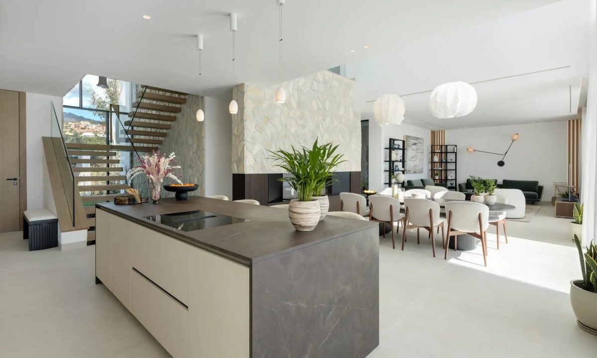 R5128819-House-For-Sale-La-Quinta-Detached-Villa-5-Beds-605-Built-3