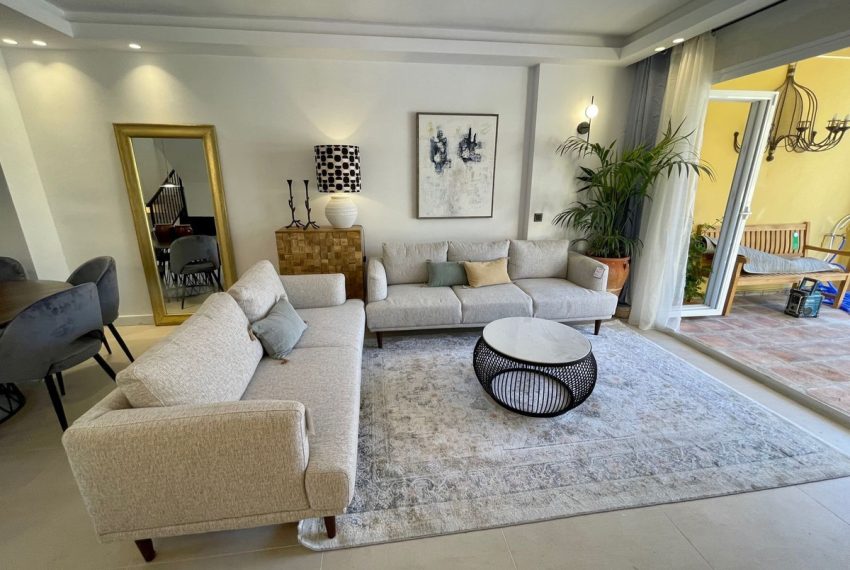 R4108606-Townhouse-For-Sale-Nueva-Andalucia-Terraced-3-Beds-136-Built-2