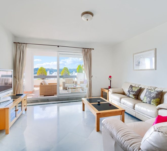 R4257622-Image 1-Middle Floor - 2 Beds - 90 Built